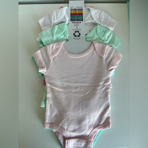 🆕 6 Pack Rocco Baby Girl Bodysuits - Picture 2 of 2
